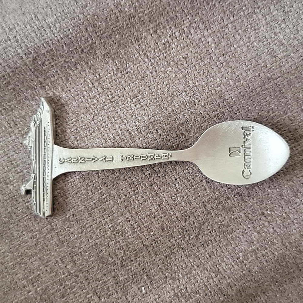 Vintage Carnival Triumph collectible silver spoon